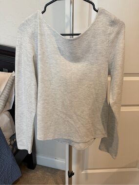 Buckle Black Light Gray Women’s Knit Top